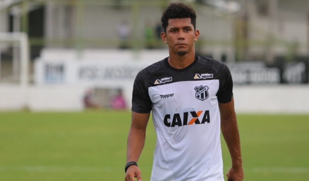 Fernando Sobral, meia do Ceará.