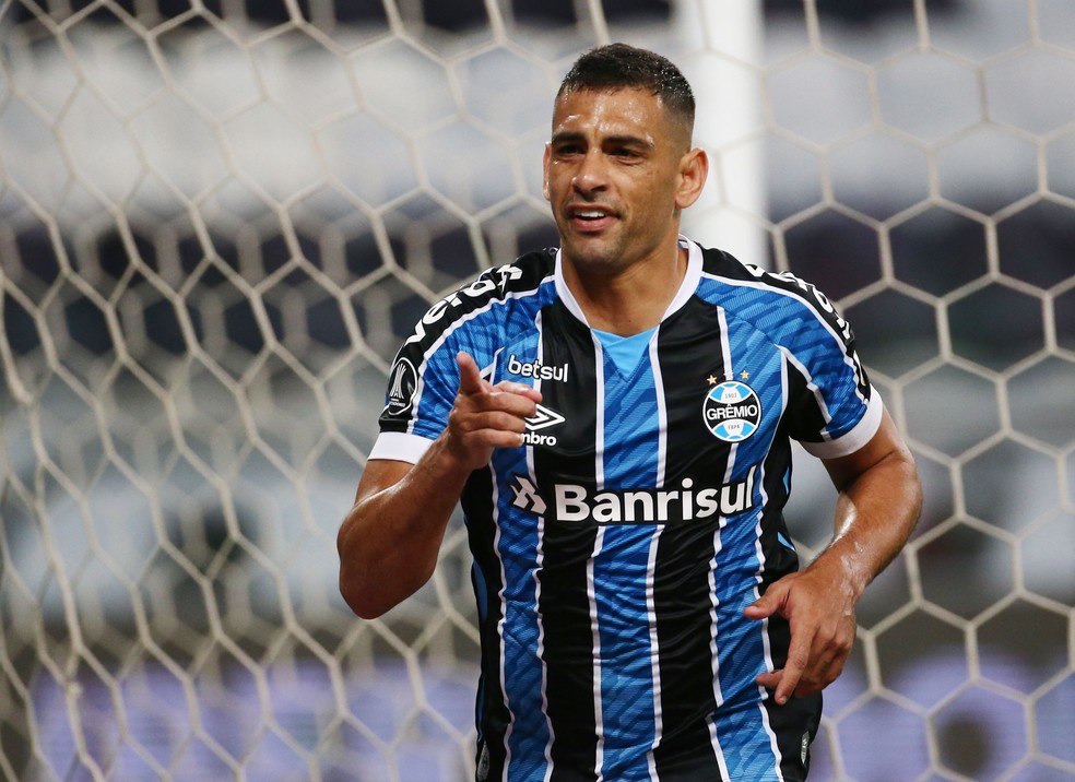 Diego Souza, atacante do Grêmio.