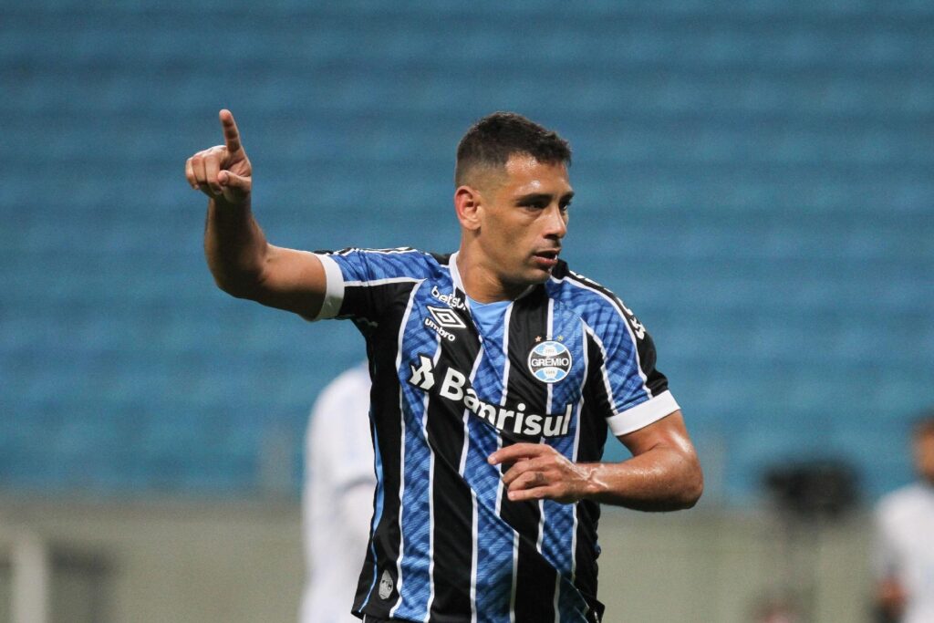 Diego Souza, atacante do Grêmio.