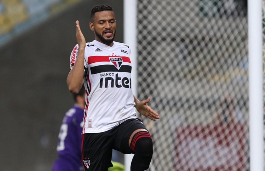 Reinaldo, lateral do São Paulo.